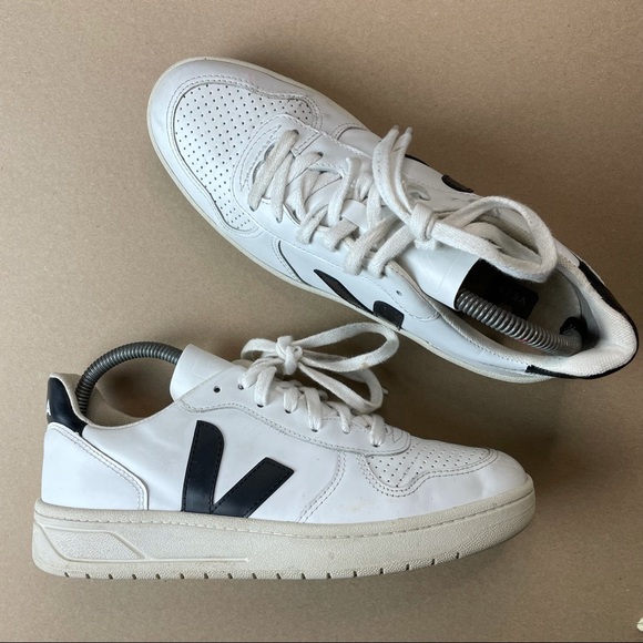 Veja V-10 White Black women’s sneaker - Picture 8 of 8